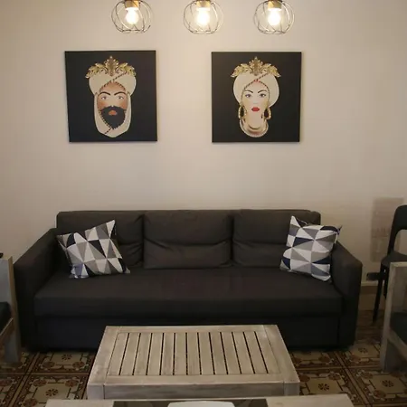 Amira Apartment *