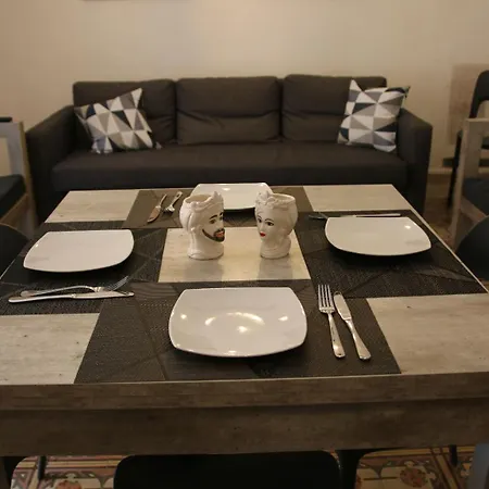 Amira Apartment *